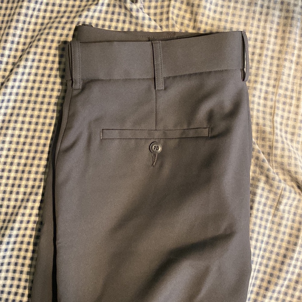 Grey polyester shorts - Picture 2 of 3